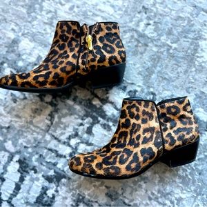 Sam Edelman leopard print booties. Size 6.5